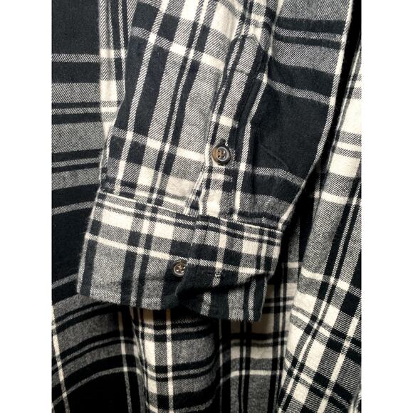 Universal Thread - Black & White Oversized Flannel - XL - Picture 10 of 13